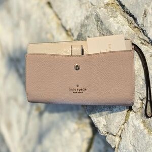 Kate Spade New York Leila Medium Pebbled Leather Phone Wallet Wristlet